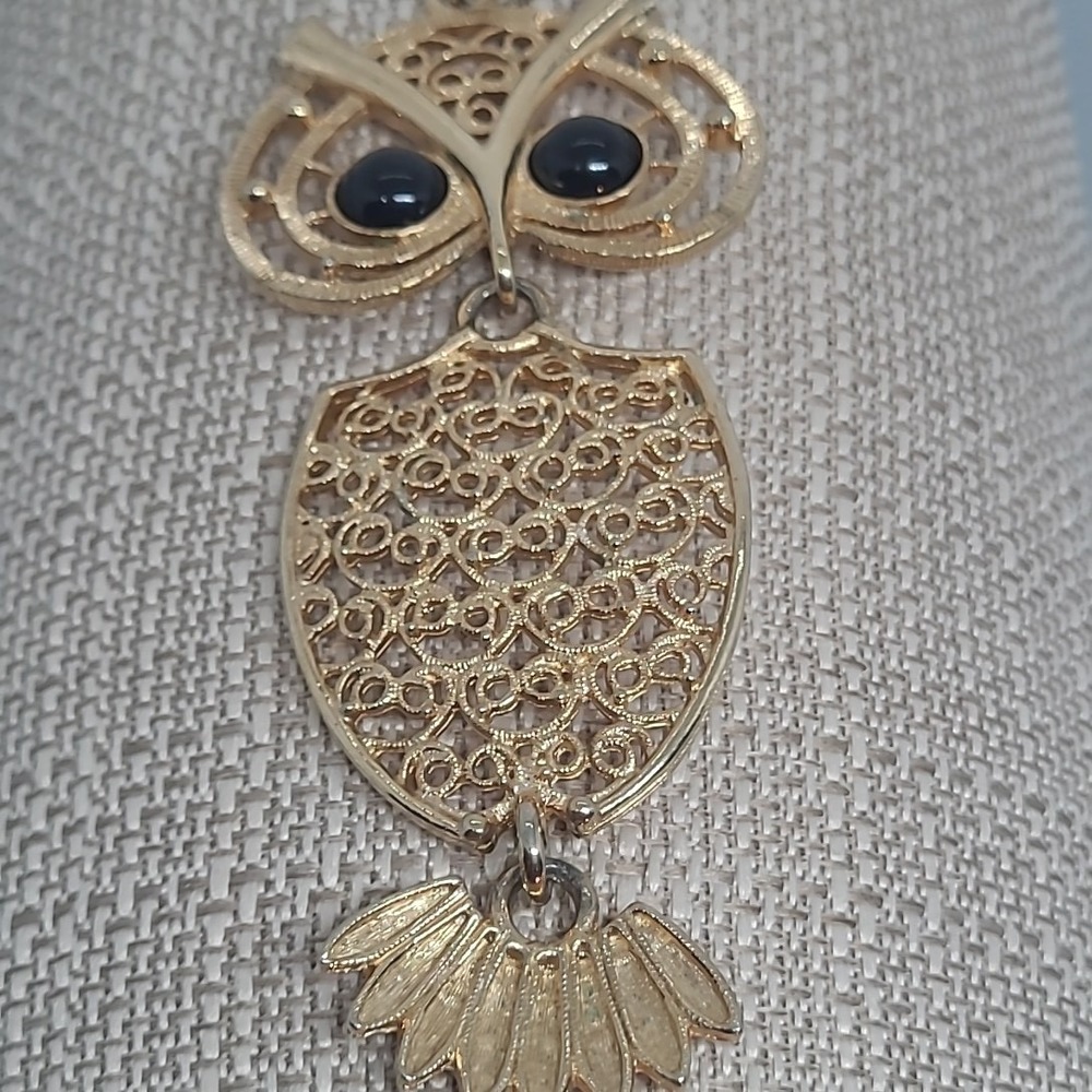 Vintage Coventry Pendant Woman Gold Tone rticulated Filigree Owl Black Eyes 2311